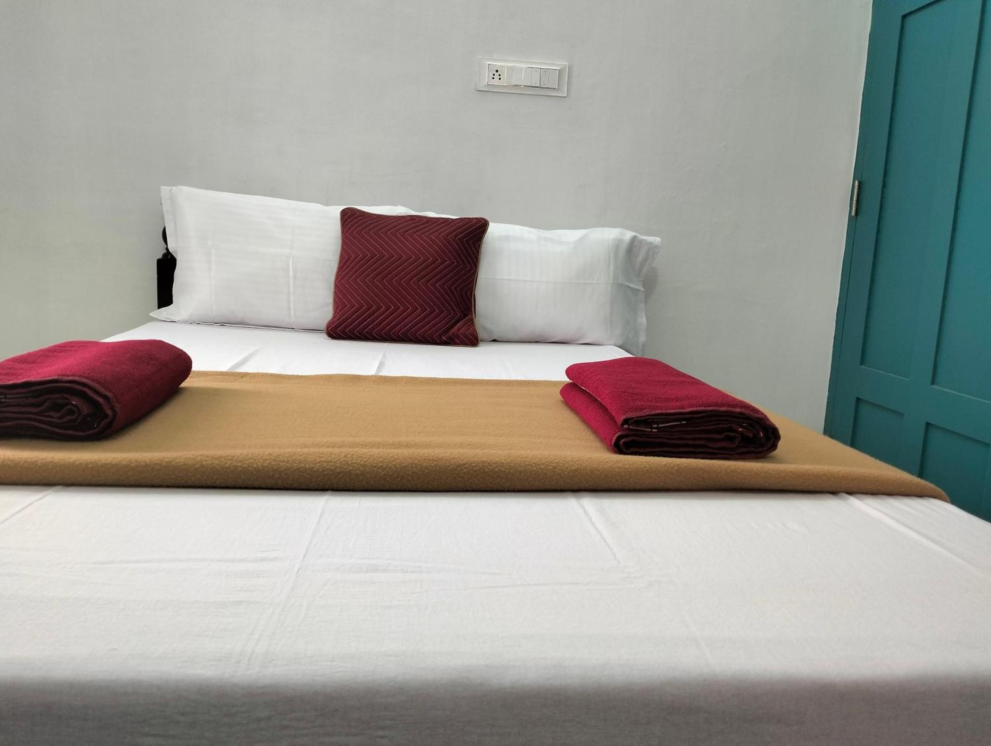 Guestland Homestay Kochi Exterior photo